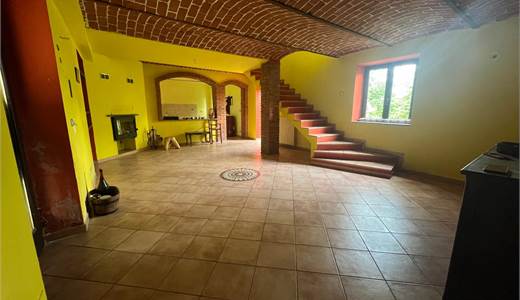 Casa semindipendente con cortile privato - Montegrosso d'Asti 